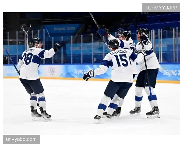 世界冰球锦标赛：芬兰与加拿大小组赛上演对攻大战，最终比分7-5